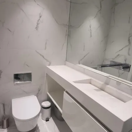 2 Bedrooms Flat Брага