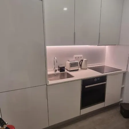 Апартаменты 2 Bedrooms Flat *